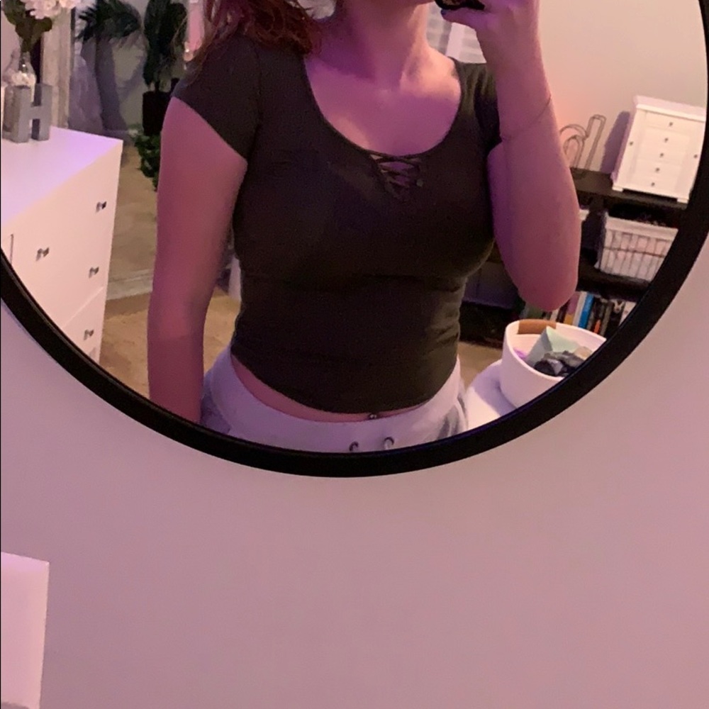 tight crop top